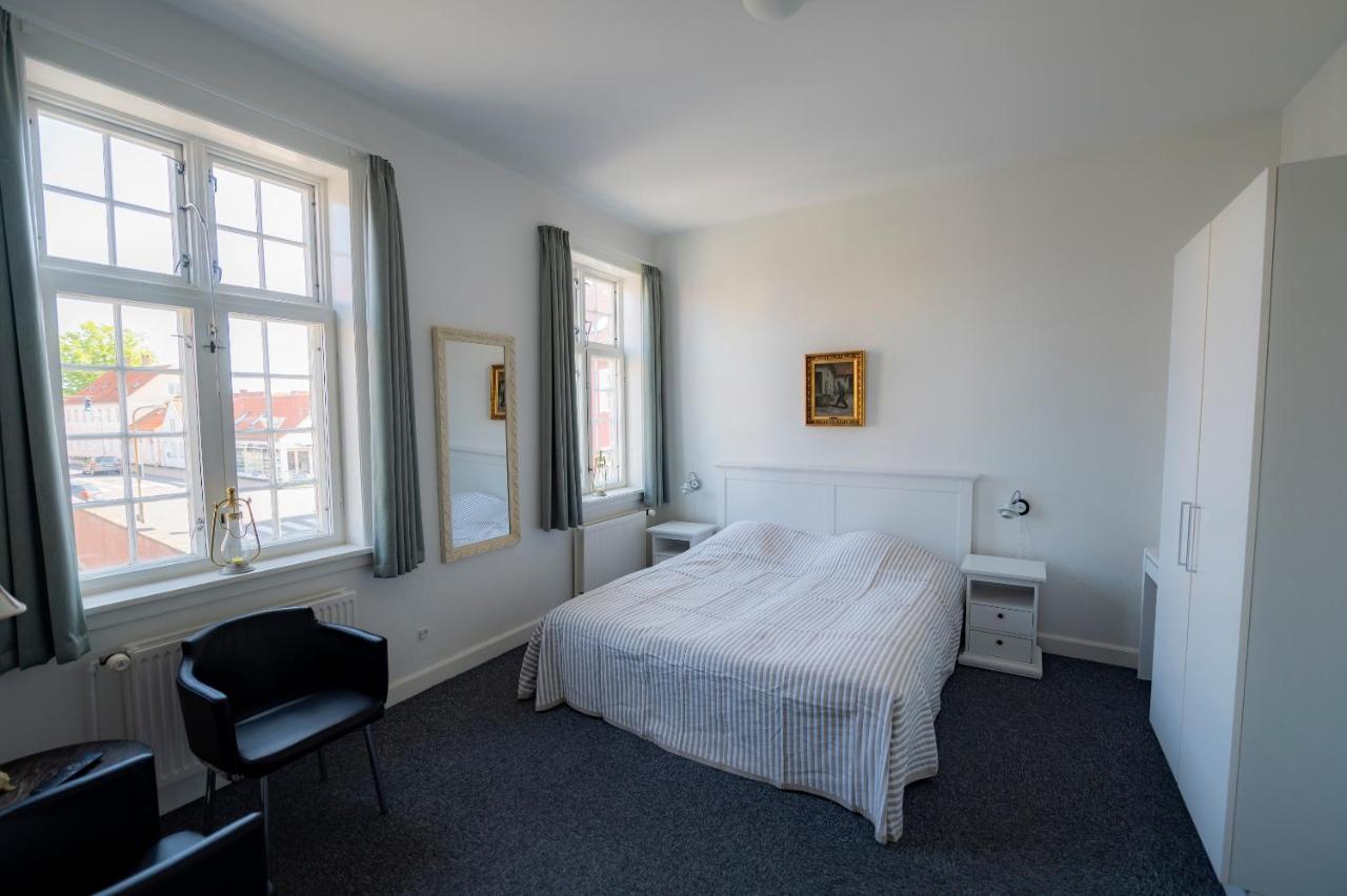 Hotel Det Gamle Posthus à Rønne Extérieur photo