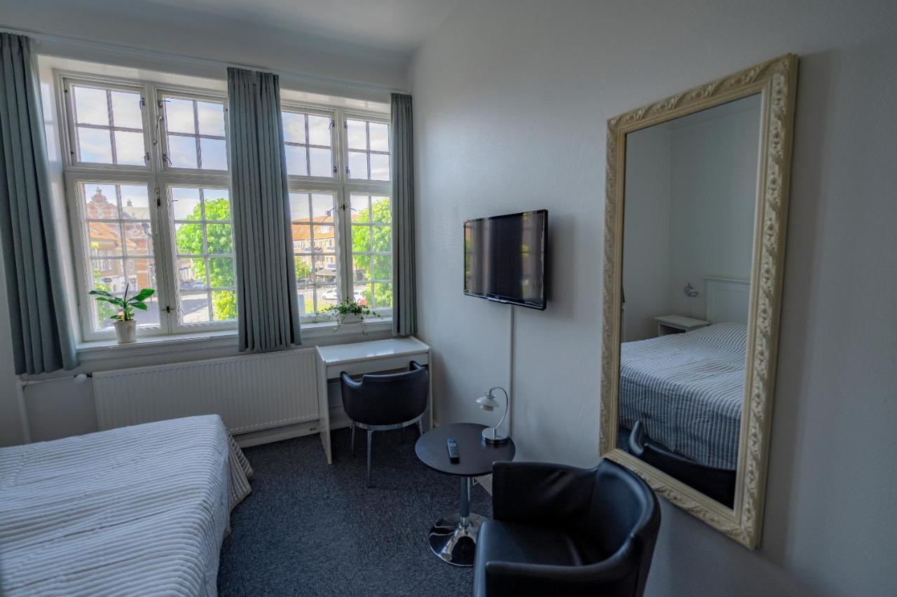 Hotel Det Gamle Posthus à Rønne Extérieur photo