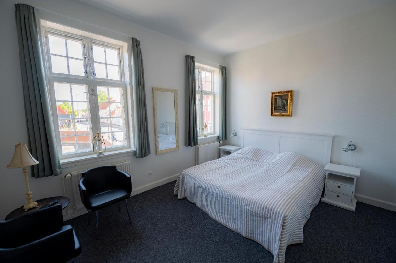 Hotel Det Gamle Posthus à Rønne Extérieur photo