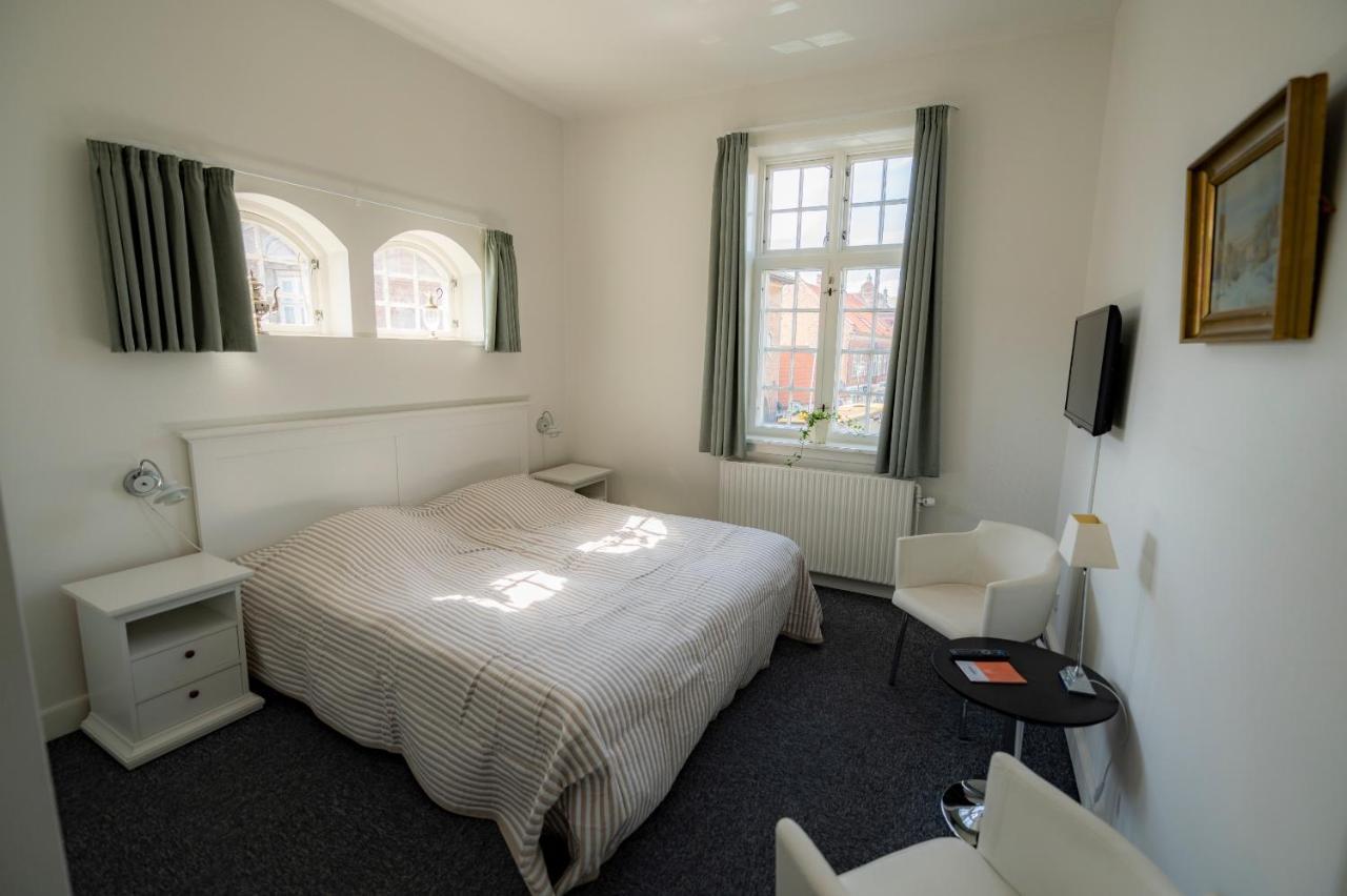 Hotel Det Gamle Posthus à Rønne Extérieur photo