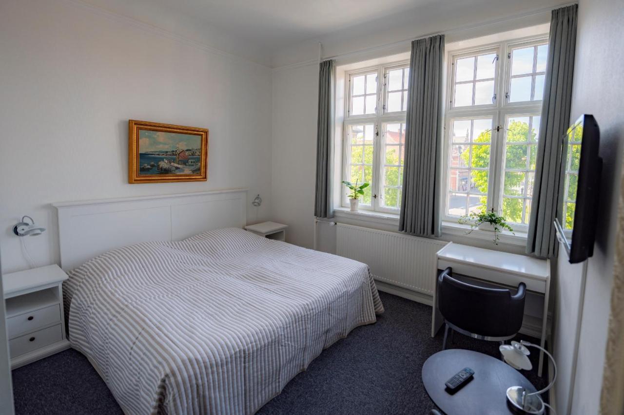 Hotel Det Gamle Posthus à Rønne Extérieur photo